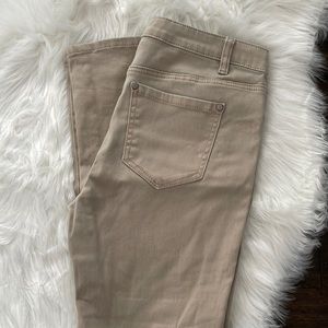 Juniors Khaki Jegging - size L
